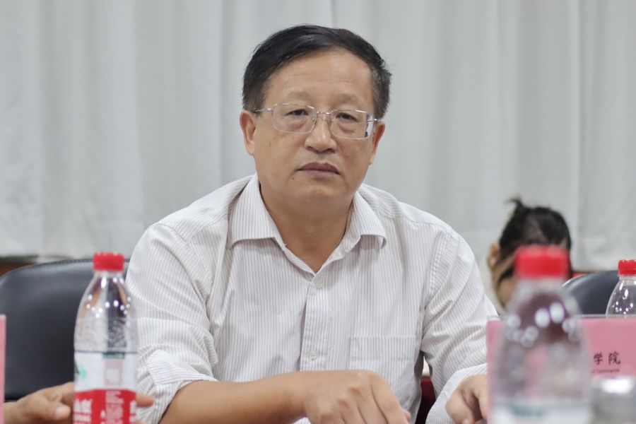 李汉君董事长助理发言.jpg